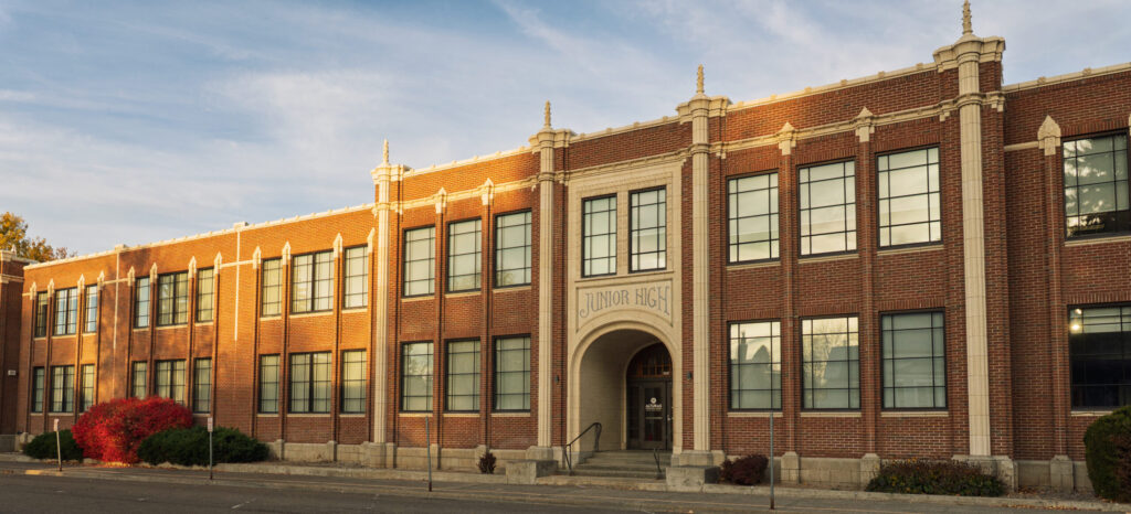 Alturas International